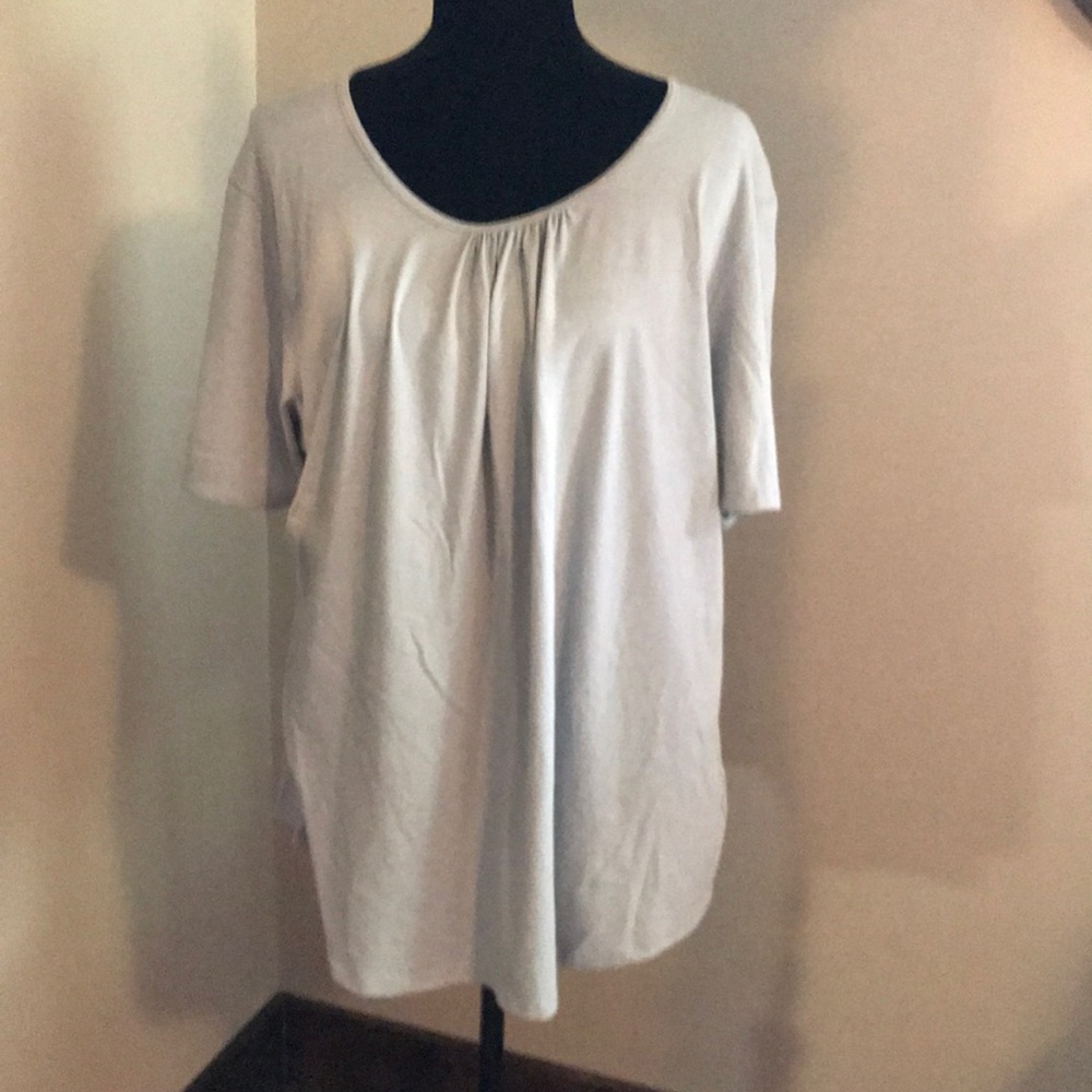 Short sleeve tee shirt